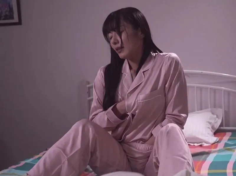 Tự sướng hàng đêm vì ông xã bỏ bê, cô vợ quyết định tìm đến ứng dụng hèn hò